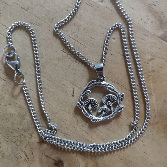 Fairytale Magical Woodland Mushroom Fairy Forest Wreath Pendant Necklace - Picture 6 of 6